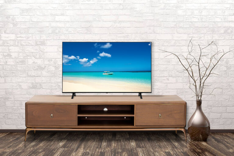 Empty interior of room with vase over brick wall background 3d rendering